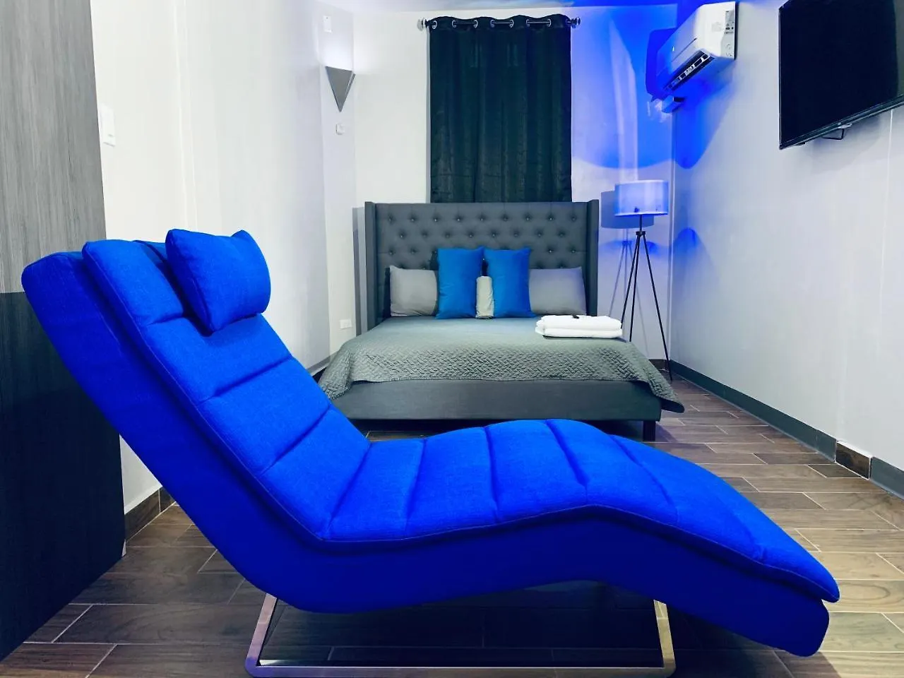 Modern Suite #1 Pasavento Aguadilla Lägenhet